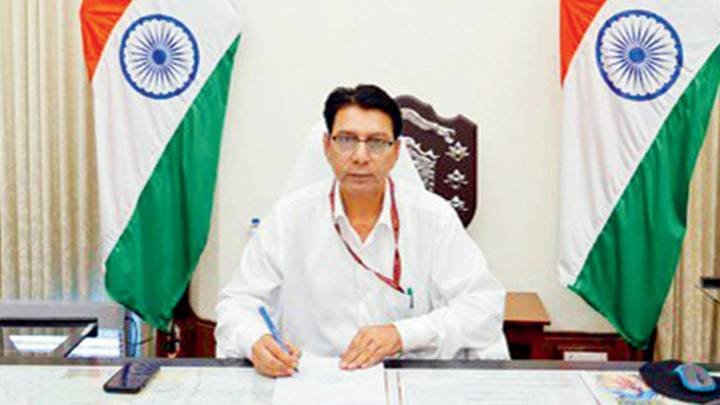 Mumbai: Central Railway General Manager Vijay Kumar passes away