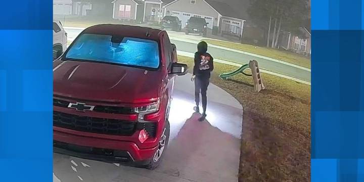 Hahira Police Department searches for suspects in a series of car break