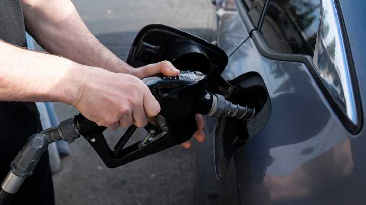 Traveling for Thanksgiving? See priciest places to get gas in Florida