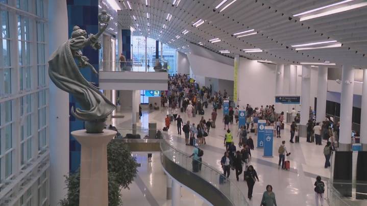 Tentative shutdown deal brings hope, but Charlotte travelers still bracing for turbulence