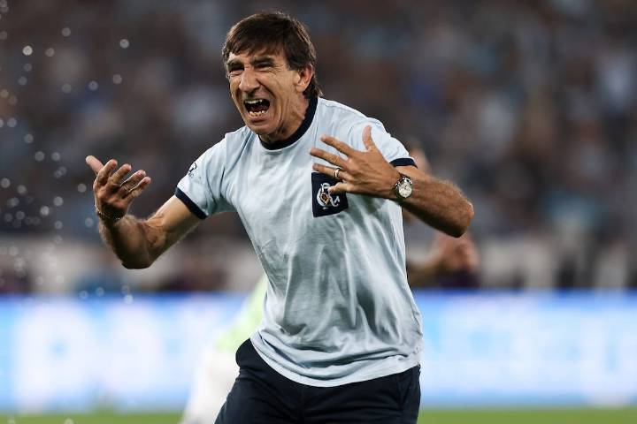Contra todos. Gustavo Costas, en otra noche mágica de Racing y con la revancha soñada ante River
