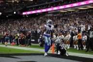 Dak Prescott y Cowboys ganan 33