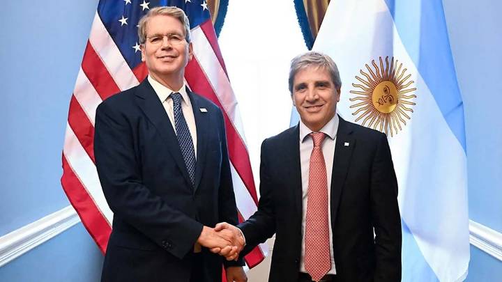 Luis Caputo: "Desistimos de los US$20.000 millones por la mejora del mercado"