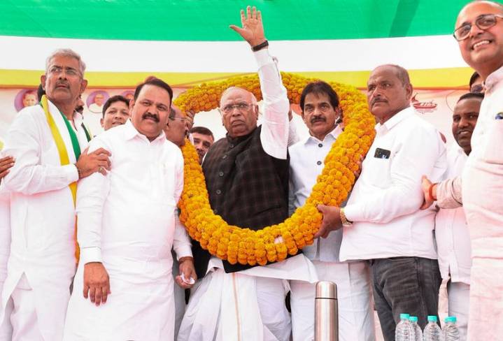 Cong a proud flag-bearer of ‘Vande Mataram’: Kharge