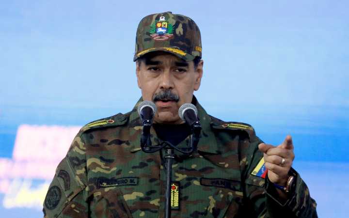 Ante suspensión de vuelos, Maduro ordena 'plan especial' para el regreso de venezolanos en otros países