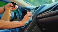 Cómo usar un poco de vinagre para limpiar el tablero del auto: paso a paso