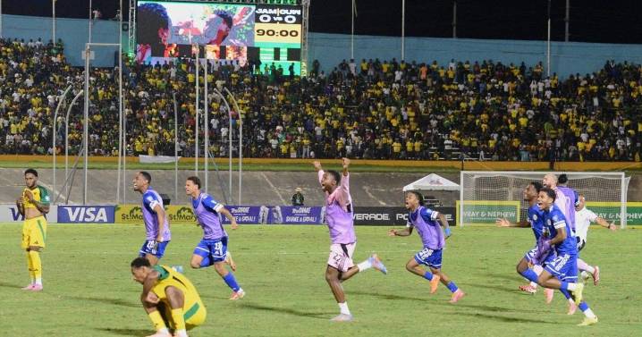 Steve McClaren quits as Jamaica coach after 0