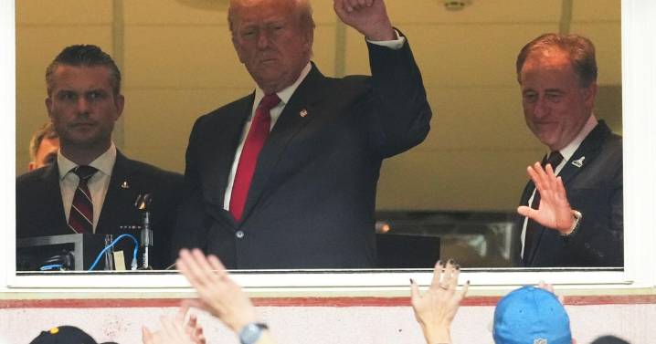 Donald Trump booed as the 1st sitting US president at a regular-season NFL game since Carter in 1978