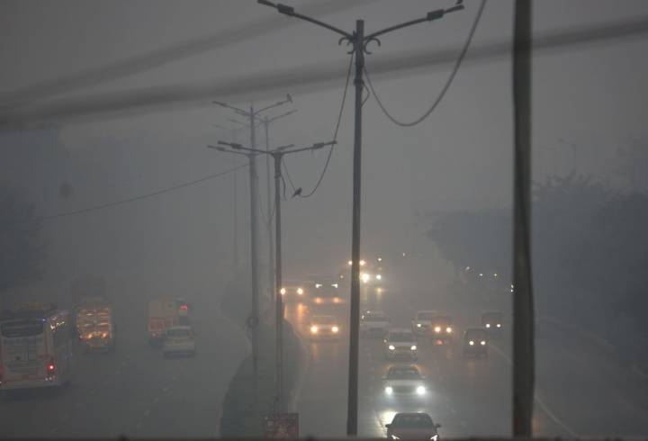 Bad air: Delhi primary schools to switch to hybrid mode classes