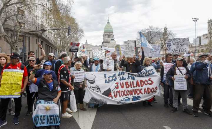 Presupuesto 2026: Jubilados tendrán aumentos por inflación sin el bono