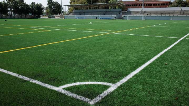 Detenido por amenazar con un machete al entrenador de su hijo por no sacarle a jugar