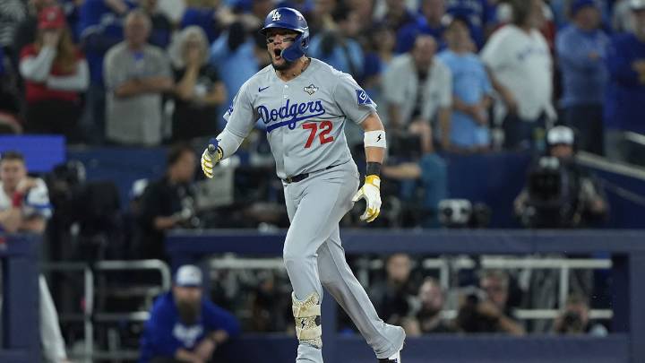 Dodgers’ Miguel Rojas ties things up with 9th