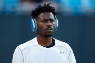 Exestrella de la NFL es extraditado a EEUU por intento de asesinato