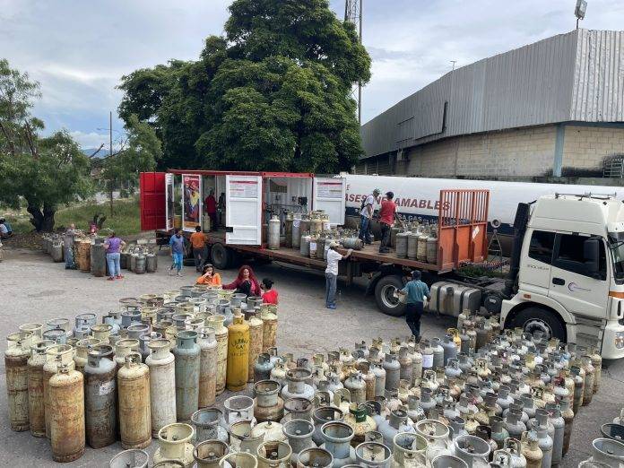 Coningas se alista para atender demanda en Navidad