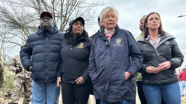 Katie Britt supports plan to end shutdown; Terri Sewell says ‘HELL NO’ to ‘empty promises’