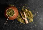 De residuo a recurso: científicos del CONICET logran transformar yerba mate usada en bioaceite