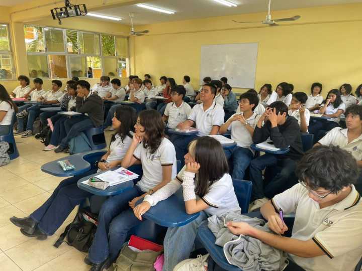 UADY alerta sobre los riesgos del fentanilo en jóvenes y adolescentes