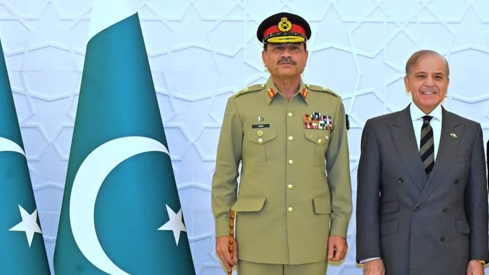 Asim Munir New De-Facto Leader Of Pakistan? Sharif Govt Hands Over Massive Powers To Field Marshal; Stage Set For Next Coup?