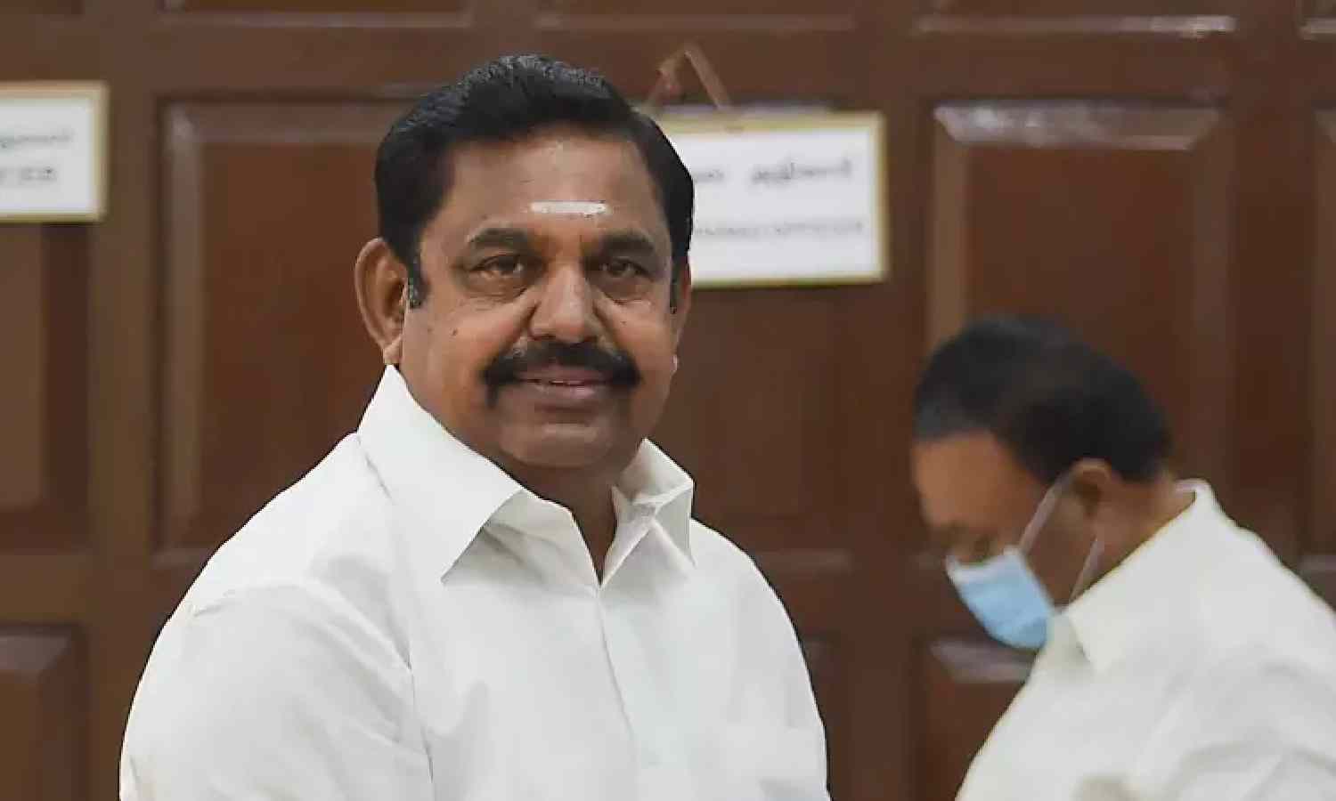 Edappadi slams transporting food for cleanliness workers on garbage truck