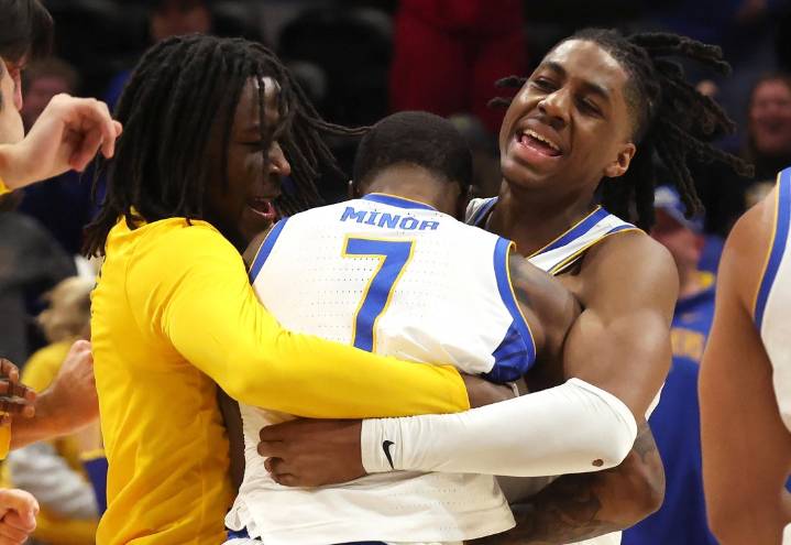 Deadspin | Pitt's Damarco Minor hits last-second trey to beat Ohio State