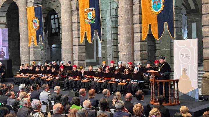 Rector de UNAM entrega 14 doctorados honoris causa, entre ellos a Michelle Bachelet