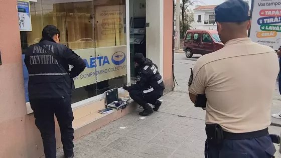 Vandalizaron una máquina de recarga de SAETA en el centro de la ciudad