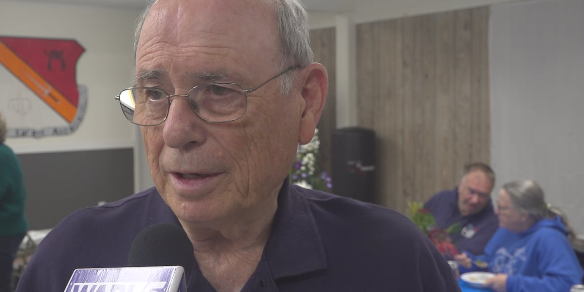 Searsport community honors local hero with award