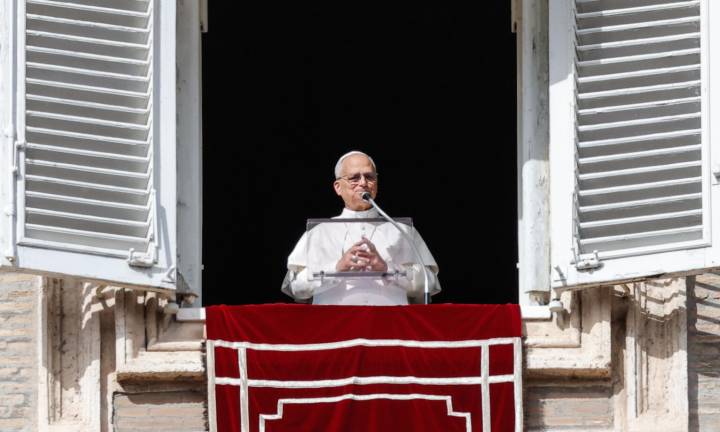Papa León XIV pide respeto a las víctimas de abusos y llama a la paz ante conflictos y tragedias