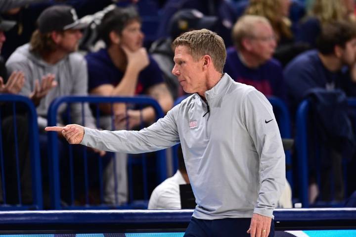 Deadspin | Graham Ike, No. 19 Gonzaga power to road win over Arizona State