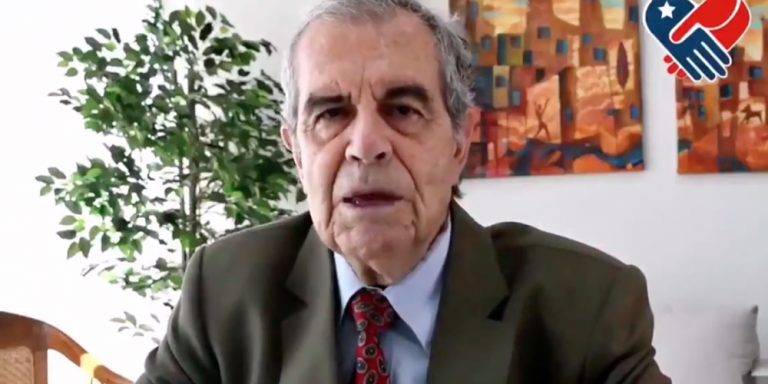 “El Tata los está mirando desde arriba y si no votan por…”: Hermógenes Pérez de Arce hizo particular advertencia