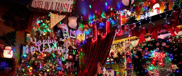 18 Holiday Bar Pop-Ups in Milwaukee in 2025