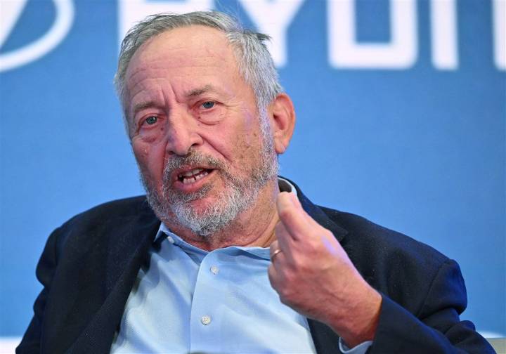 Harvard reopens probe into former president Larry Summers after release of Epstein emails