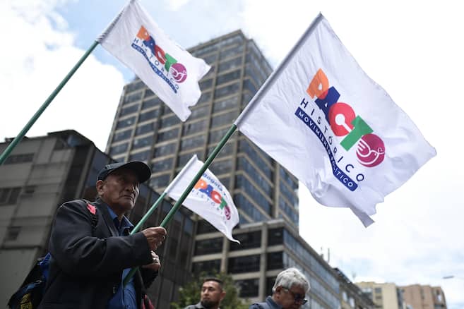 “Es un ataque político”: las reacciones a la decisión del CNE sobre la campaña Petro