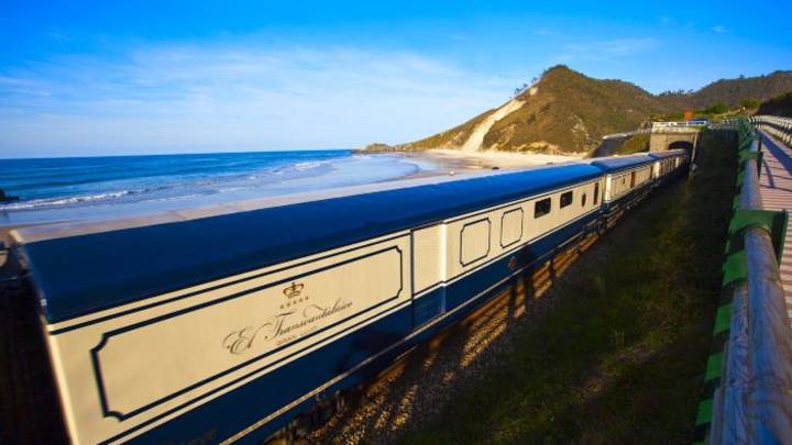 El viaje en tren más bonito del mundo (y está en España): ruta, fechas y cómo reservar