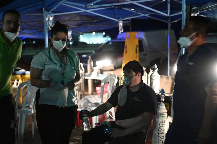 Código rojo en hospitales. Hay más de 24 heridos tras la explosión: una mujer embarazada y un hombre que sufrió un infarto