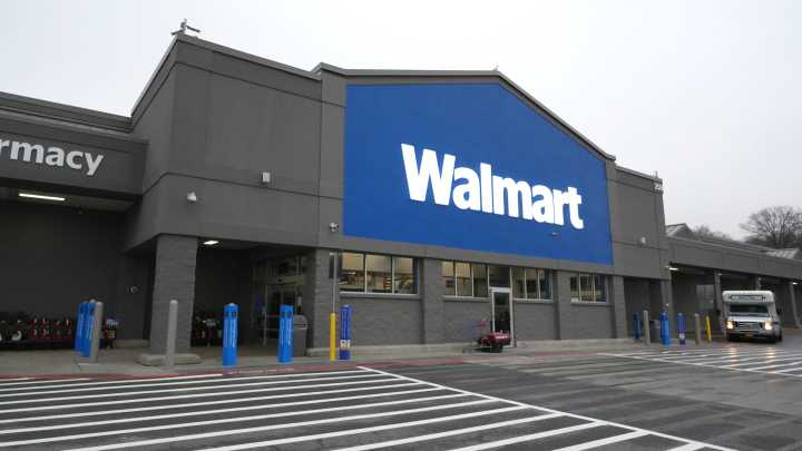 Is Walmart open on Thanksgiving Day? Alabama holiday store hours