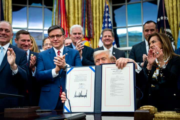 EEUU reabre 43 días después y pone fin al cierre federal más largo de su historia