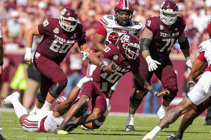 No. 3 Texas A&M erases 27-point halftime hole to stay unbeaten via South Carolina collapse