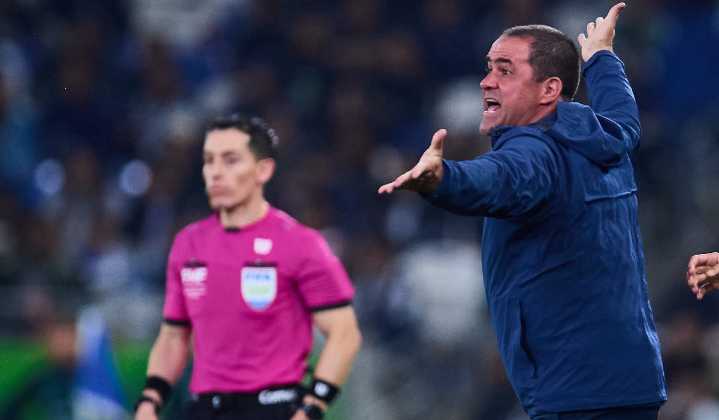 “Tema arbitral fue una vergüenza”: André Jardine explota contra el arbitraje tras derrota en Monterrey