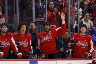 Deadspin | Capitals celebrate Alex Ovechkin's 900th goal in blowout of Blues