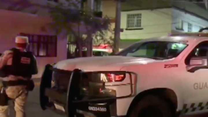 Asesinan Motociclistas a Hombre al Regresar a su Casa en Arboledas de Señora en León