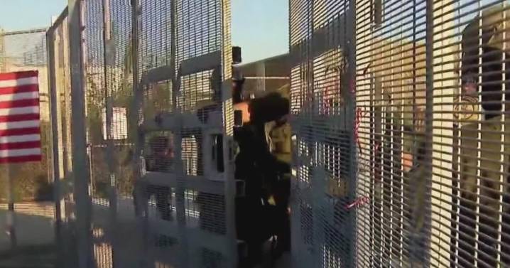 Judge orders hundreds detained by ICE in Chicago area released over the next week, with hundreds more possible