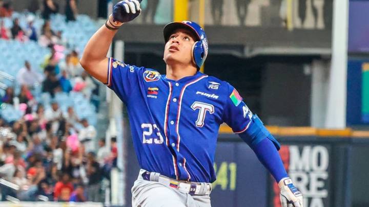 Tiburones venció a Leones en gran noche del prospecto Areinamo