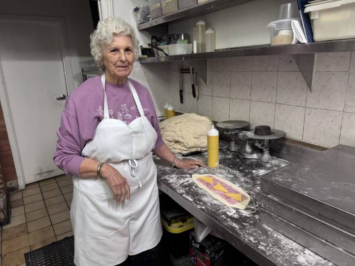 The Biz Beat: Stromboli is the star of San Jose pizzeria