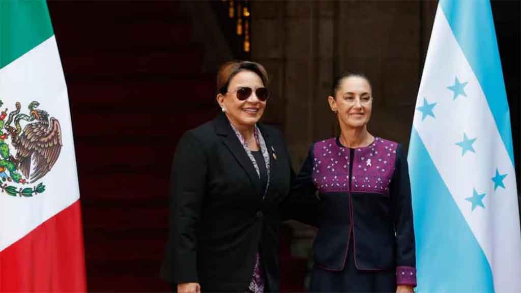 Presidenta de México recibe a Xiomara Castro en Palacio Nacional