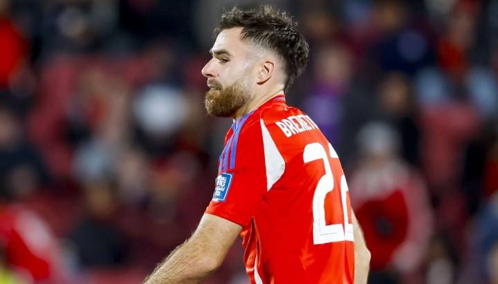 La Selección Chilena presentó nueva camiseta y así reaccionaron los hinchas