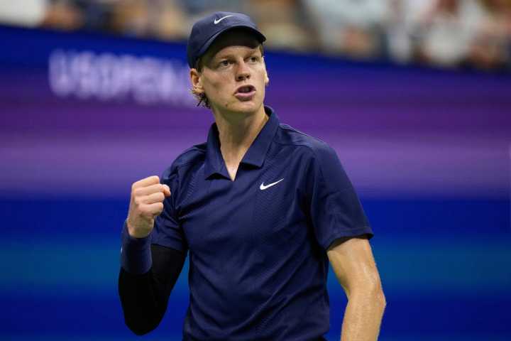 Jannik Sinner arranca firme la defensa de su corona en las Finales ATP