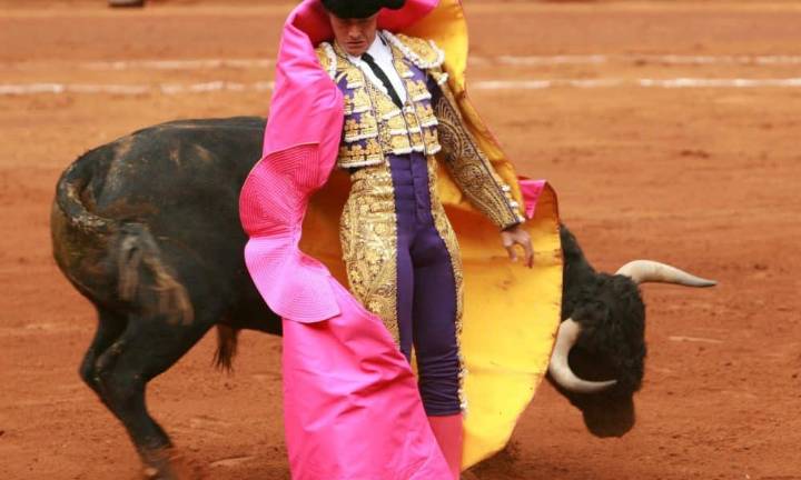 “El capea” torea en Tlaxcala dentro de su despedida de los ruedos mexicanos