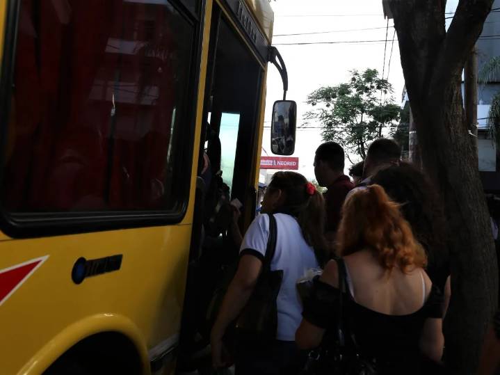 La UTA declaró estado de alerta y advierte con paros si no se pagan salarios antes del 4 de diciembre