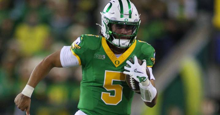 College football rankings start juggling act at 6-7, while top 5 remain the same